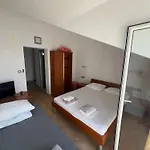 Klara *
