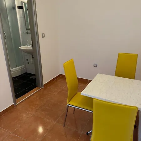 Klara * بوداكا